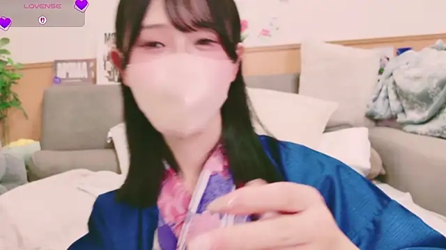 Snapshot of Conatsu chatting on 14, 9, 2025 Conatsu online show from 14, 9, 2025