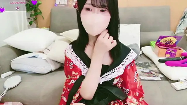 Snapshot of Conatsu chatting on 18, 10, 2025 Conatsu online show from 18, 10, 2025