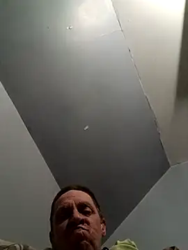 Snapshot of Bigloggz chatting on 8, 2, 2026 Bigloggz online show from 8, 2, 2026