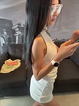 Valentcouple online show from 6, 3, 2026