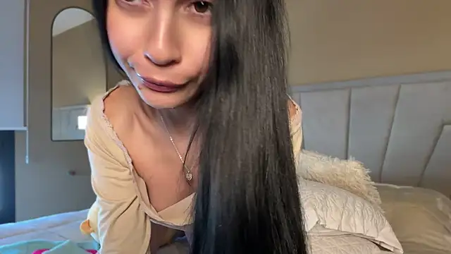 Snapshot of Valentcouple chatting on 7, 5, 2026 Valentcouple online show from 7, 5, 2026