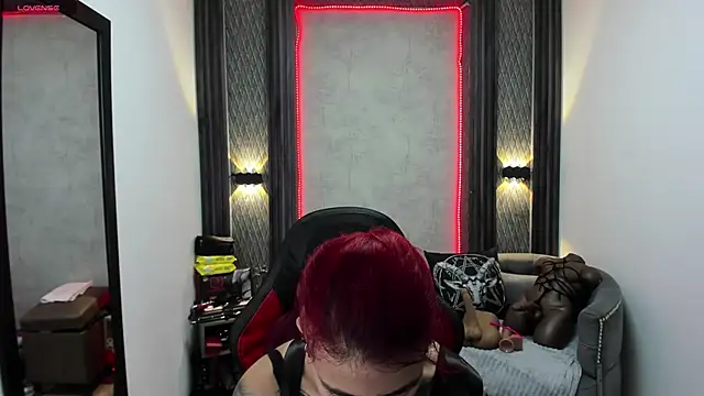 selene red  online show from 18, 3, 2025