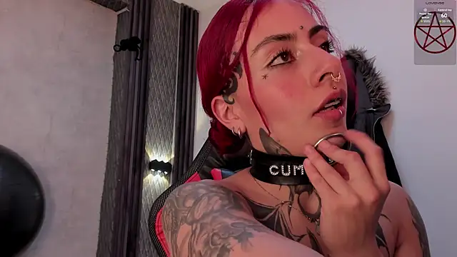 selene red  online show from 20, 9, 2025