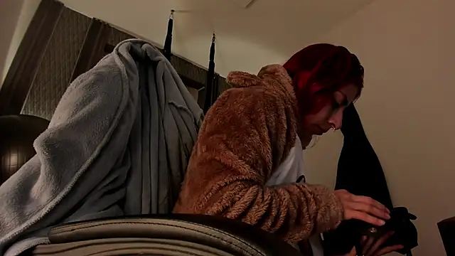 selene red  online show from 10, 10, 2025