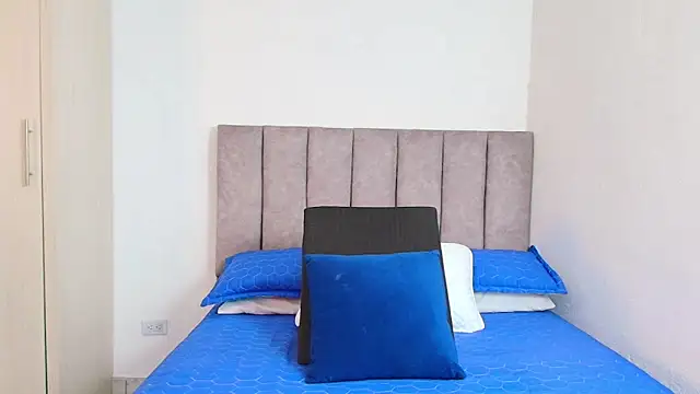 Snapshot of karina_lewis_ chatting on 28, 12, 2024 karina lewis online show from 28, 12, 2024