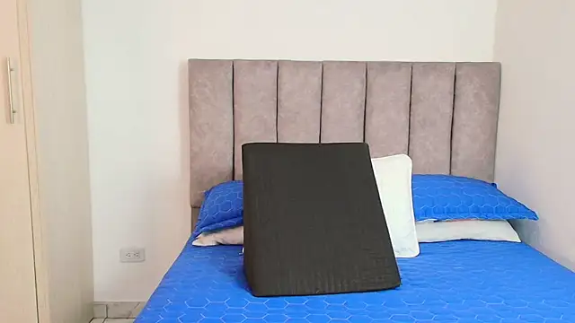 Snapshot of karina_lewis_ chatting on 14, 1, 2025 karina lewis online show from 14, 1, 2025