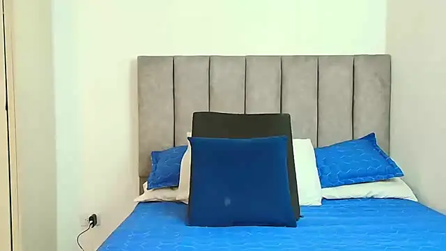 Snapshot of karina_lewis_ chatting on 10, 9, 2025 karina lewis online show from 10, 9, 2025