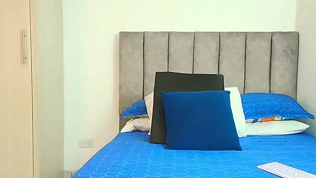 Snapshot of karina_lewis_ chatting on 22, 9, 2025 karina lewis online show from 22, 9, 2025