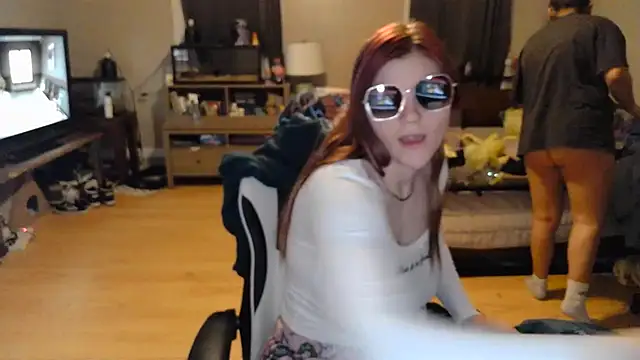 Snapshot of Elliewgfs chatting on 8, 2, 2025 Elliewgfs online show from 8, 2, 2025