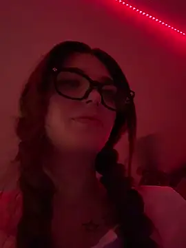 18petitewhitegirl online show from 17, 1, 2025