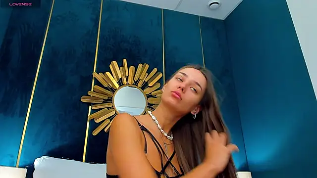 AprilWong online show from 16, 7, 2026