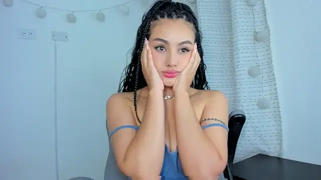 julia strauns online show from 2, 1, 2025