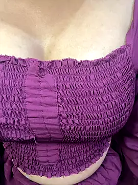 Snapshot of VR_here_4U chatting on 29, 11, 2025 VR here 4U online show from 29, 11, 2025