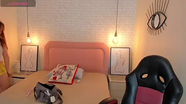 Kittytimberlake online show from 5, 12, 2025