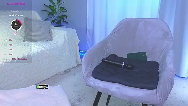 Snapshot of lisa_art chatting on 7, 1, 2025 lisa art online show from 7, 1, 2025