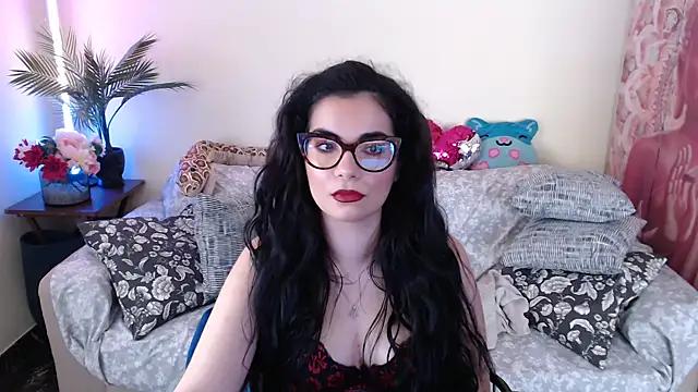 Snapshot of Saturnia_Yvonne chatting on 4, 10, 2025 Saturnia Yvonne online show from 4, 10, 2025
