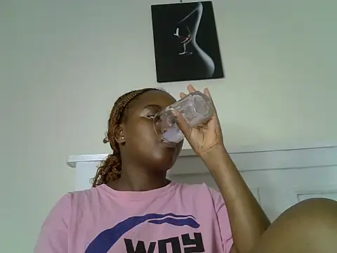 Snapshot of _nightnurse chatting on 4, 12, 2024  nightnurse online show from 4, 12, 2024