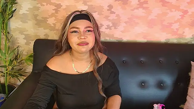 Snapshot of cherry_chel chatting on 8, 3, 2025 cherry chel online show from 8, 3, 2025