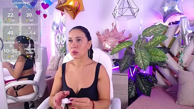 Snapshot of Camille_jhonson chatting on 5, 10, 2025 Camille jhonson online show from 5, 10, 2025