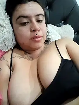 Snapshot of Devilsweet17 chatting on 12, 12, 2024 Devilsweet17 online show from 12, 12, 2024