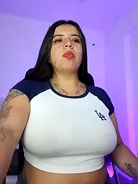 Snapshot of Devilsweet17 chatting on 4, 1, 2025 Devilsweet17 online show from 4, 1, 2025