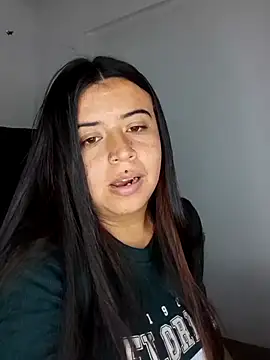 Snapshot of Devilsweet17 chatting on 5, 1, 2025 Devilsweet17 online show from 5, 1, 2025