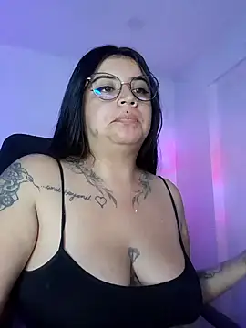 Snapshot of Devilsweet17 chatting on 2, 2, 2025 Devilsweet17 online show from 2, 2, 2025