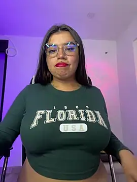 Snapshot of Devilsweet17 chatting on 7, 2, 2025 Devilsweet17 online show from 7, 2, 2025