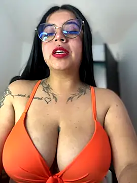 Snapshot of Devilsweet17 chatting on 18, 9, 2025 Devilsweet17 online show from 18, 9, 2025