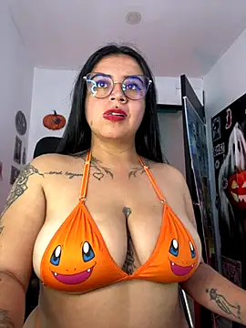 Snapshot of Devilsweet17 chatting on 23, 10, 2025 Devilsweet17 online show from 23, 10, 2025