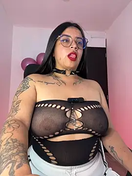 Snapshot of Devilsweet17 chatting on 11, 11, 2025 Devilsweet17 online show from 11, 11, 2025