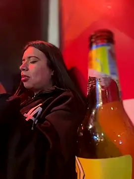 Snapshot of Devilsweet17 chatting on 28, 11, 2025 Devilsweet17 online show from 28, 11, 2025