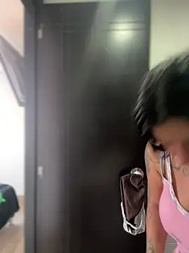 Devilsweet17 online show from 5, 3, 2026