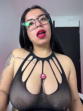 Snapshot of Devilsweet17 chatting on 3, 7, 2026 Devilsweet17 online show from 3, 7, 2026