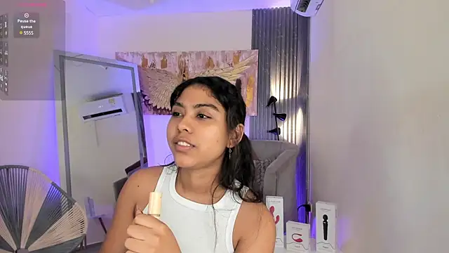 Snapshot of emma_alice_ chatting on 13, 1, 2025 emma alice online show from 13, 1, 2025