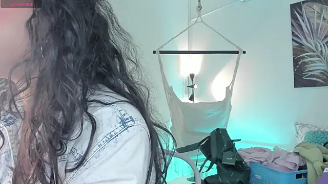 Snapshot of emma_alice_ chatting on 13, 3, 2025 emma alice online show from 13, 3, 2025