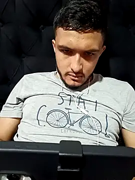 Snapshot of mosmar_20 chatting on 24, 11, 2025 mosmar 20 online show from 24, 11, 2025