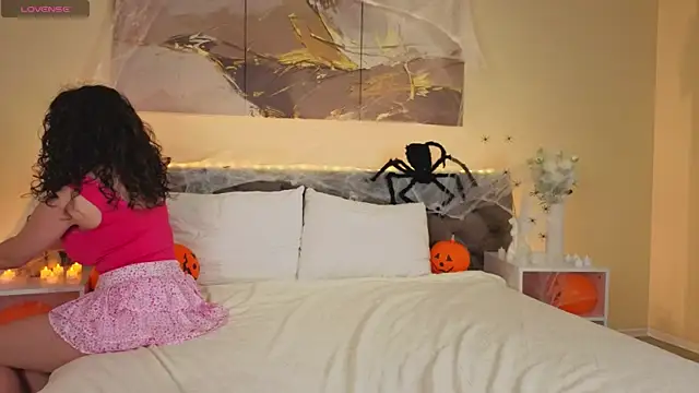 Ariella Sol online show from 3, 11, 2025