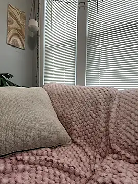 Snapshot of LoveShae_ chatting on 5, 1, 2026 LoveShae online show from 5, 1, 2026