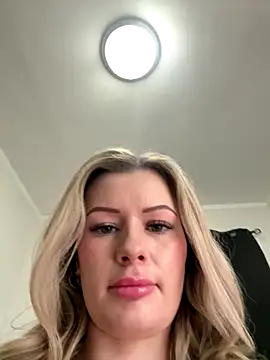 Snapshot of LoveShae_ chatting on 7, 1, 2026 LoveShae online show from 7, 1, 2026