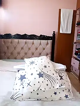 pretty-eyes23 online show from 17, 1, 2025