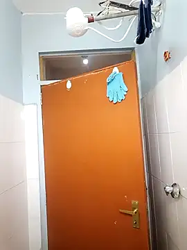 pretty-eyes23 online show from 2, 2, 2025