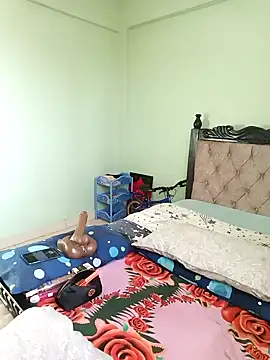 pretty-eyes23 online show from 6, 3, 2025