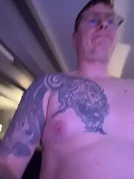 Snapshot of Fred2851 chatting on 21, 12, 2025 Fred2851 online show from 21, 12, 2025