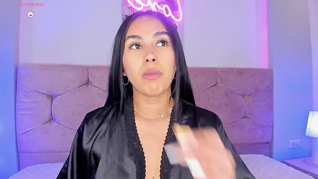 Snapshot of Cameliaa_Smiith chatting on 15, 12, 2024 Cameliaa Smiith online show from 15, 12, 2024