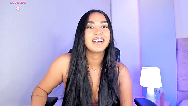 Snapshot of Cameliaa_Smiith chatting on 5, 2, 2025 Cameliaa Smiith online show from 5, 2, 2025