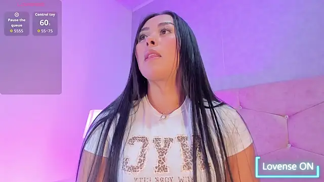 Snapshot of Cameliaa_Smiith chatting on 27, 11, 2025 Cameliaa Smiith online show from 27, 11, 2025