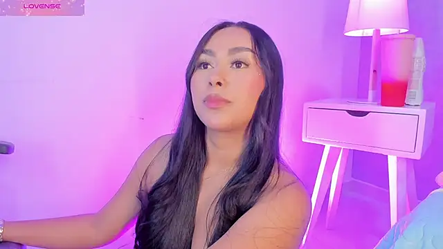 Snapshot of Cameliaa_Smiith chatting on 3, 12, 2025 Cameliaa Smiith online show from 3, 12, 2025