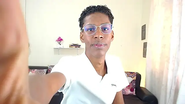 Snapshot of maiki18_ chatting on 20, 1, 2025 maiki18 online show from 20, 1, 2025