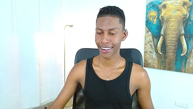 Snapshot of maiki18_ chatting on 7, 10, 2025 maiki18 online show from 7, 10, 2025